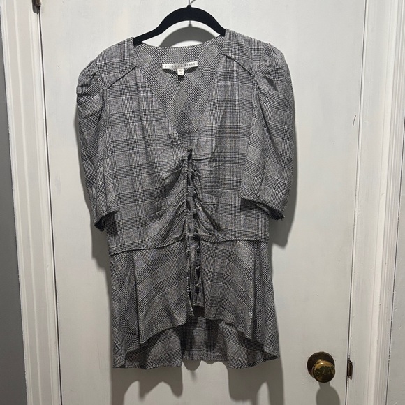 Veronica Beard Tops - VERONICA BEARD plaid short sleeve button down blouse